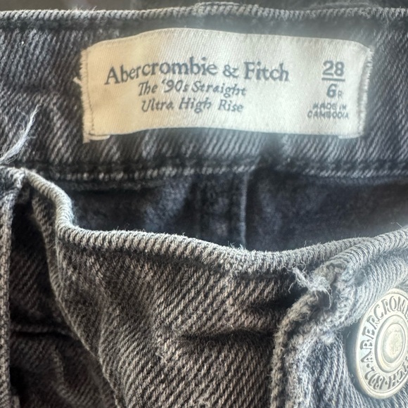 Abercrombie Ultra High Rise 90s Straight Jean - Black - Picture 2 of 4